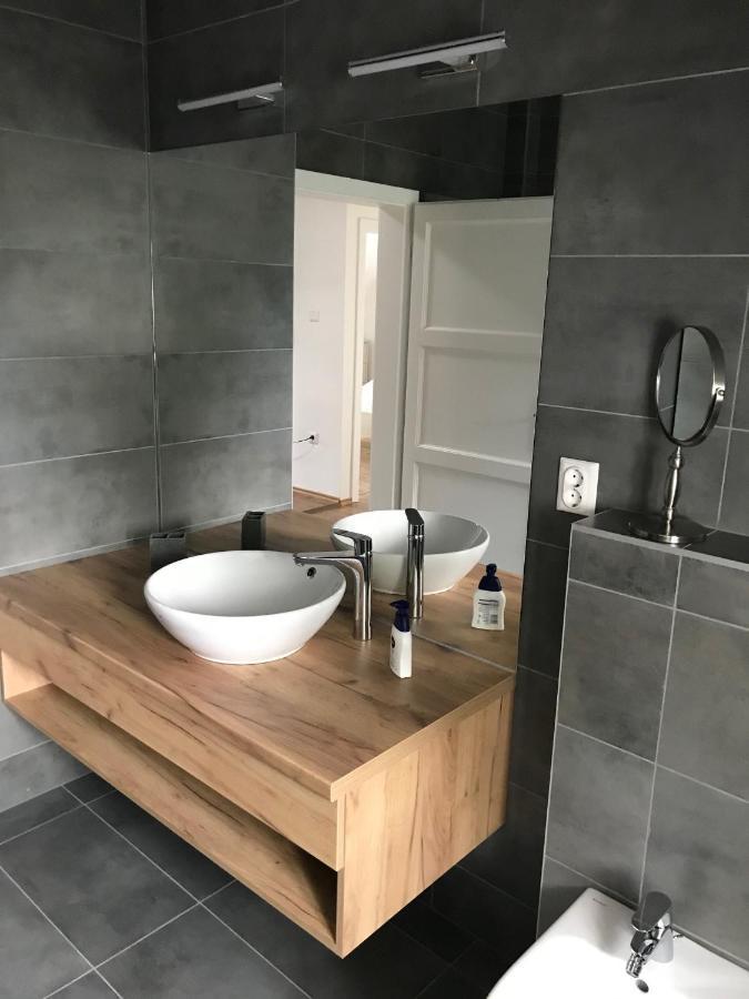 Rosenberg Kuria Bed & Breakfast Taplanszentkereszt Dış mekan fotoğraf